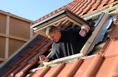 Pose de fenêtres de toit Velux au Château-d'Almenêches